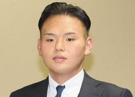 【写真】元大関が激ヤセ!事務職員さんにしか見えないって!