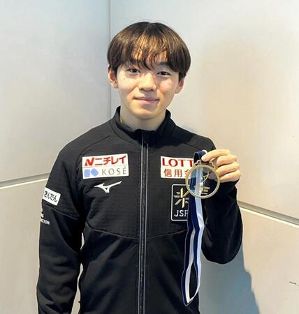 　フィンランディア杯から羽田空港に帰国した鍵山優真