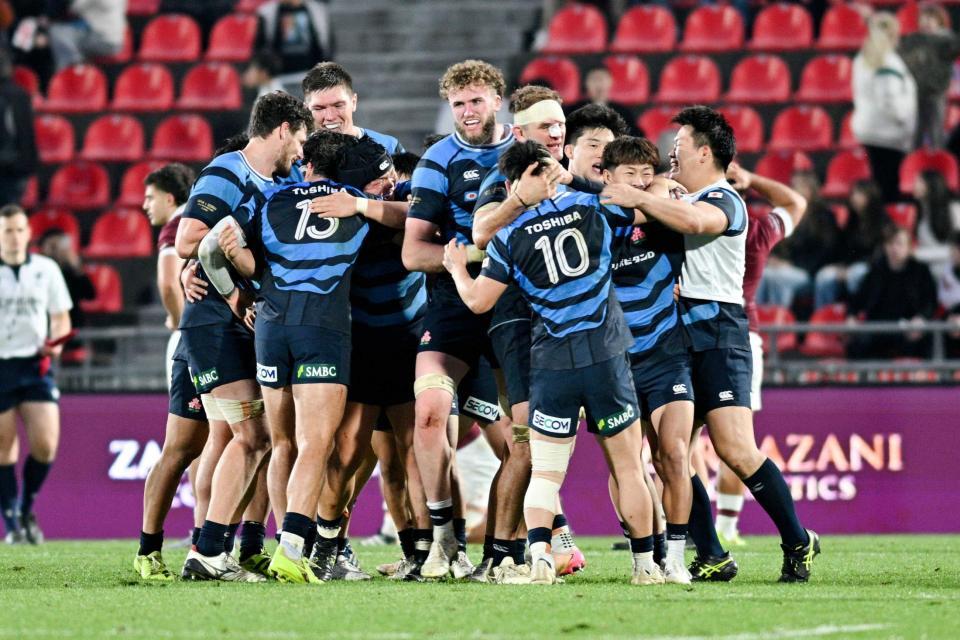 　ジョージア戦の勝利を喜ぶ日本の選手たち（ゲッティ＝共同）