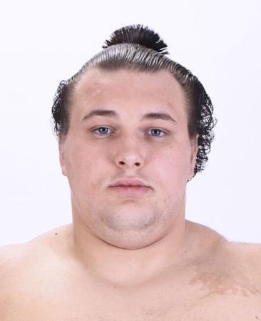 大関安青錦が誕生、ウクライナ初　２１歳、初土俵から１４場所