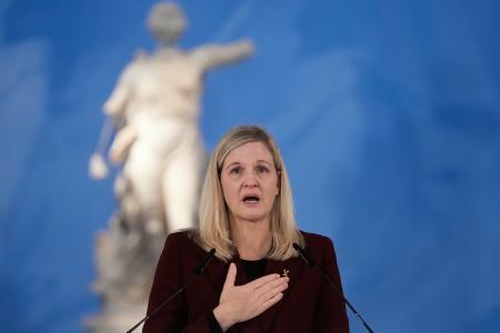 IOC会長「分断の世界つなぐ」 ミラノ冬季五輪、聖火の採火式で