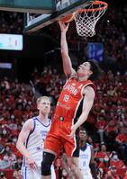 　２Ｑ、シュートを決める馬場雄大