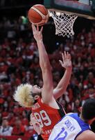 　３Ｑ、シュートを放つ川真田紘也