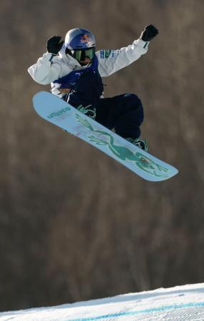 　スノーボードＷ杯のビッグエア開幕戦で女子を制した深田茉莉＝張家口（ゲッティ＝共同）