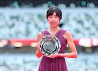 　日本陸連の「アスレティックス・アワード」で年間最優秀選手に輝いた藤井菜々子（代表撮影）