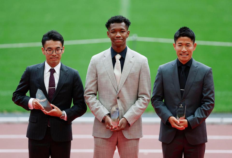 　日本陸連の「アスレティックス・アワード」で優秀選手賞に選ばれた（左から）山西利和、村竹ラシッド、勝木隼人