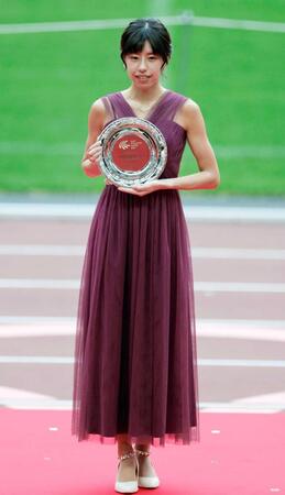 　年間最優秀選手に輝いた藤井菜々子