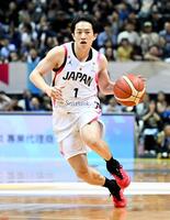 　バスケットボール男子Ｗ杯アジア１次予選の台湾戦で、ドリブルする斎藤＝新北（ゲッティ＝共同）