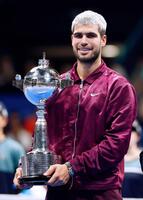 　ジャパンＯＰのシングルスで優勝したカルロス・アルカラス＝９月３０日