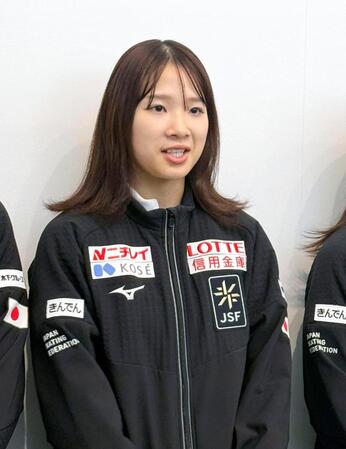 　取材に応じるスピードスケート・ショートトラック女子の中島未莉