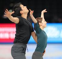 　息の合った演技を見せる三浦璃来＆木原龍一組（撮影・吉澤敬太）