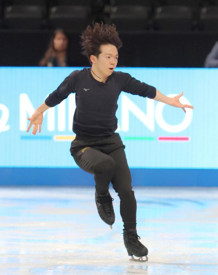 　練習する鍵山優真（撮影・吉澤敬太）