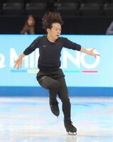 　練習する鍵山優真（撮影・吉澤敬太）