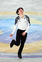 　演技を終え、歓喜する鍵山優真