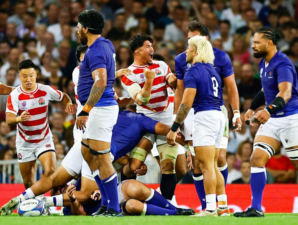 　２３年Ｗ杯サモア戦で、ジャッカルを決めて叫ぶ姫野（共同）