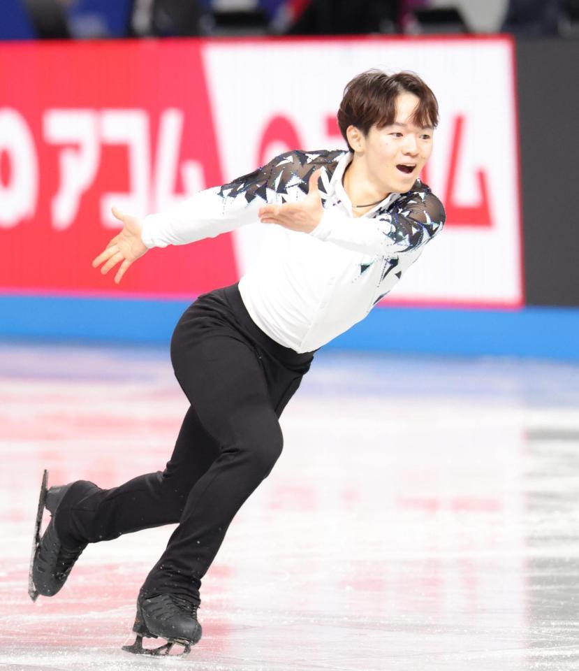 　明るい表情で演技する鍵山優真（撮影・吉澤敬太）