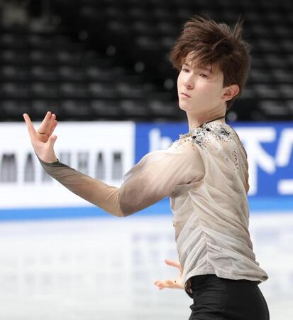 　練習する中田璃士（撮影・吉澤敬太）