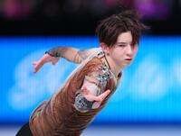 　演技する中田璃士