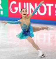 　笑顔で滑る島田麻央（撮影・吉澤敬太）