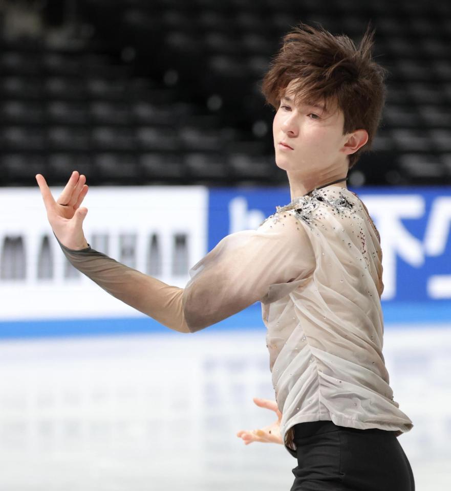 　練習する中田璃士（撮影・吉澤敬太）