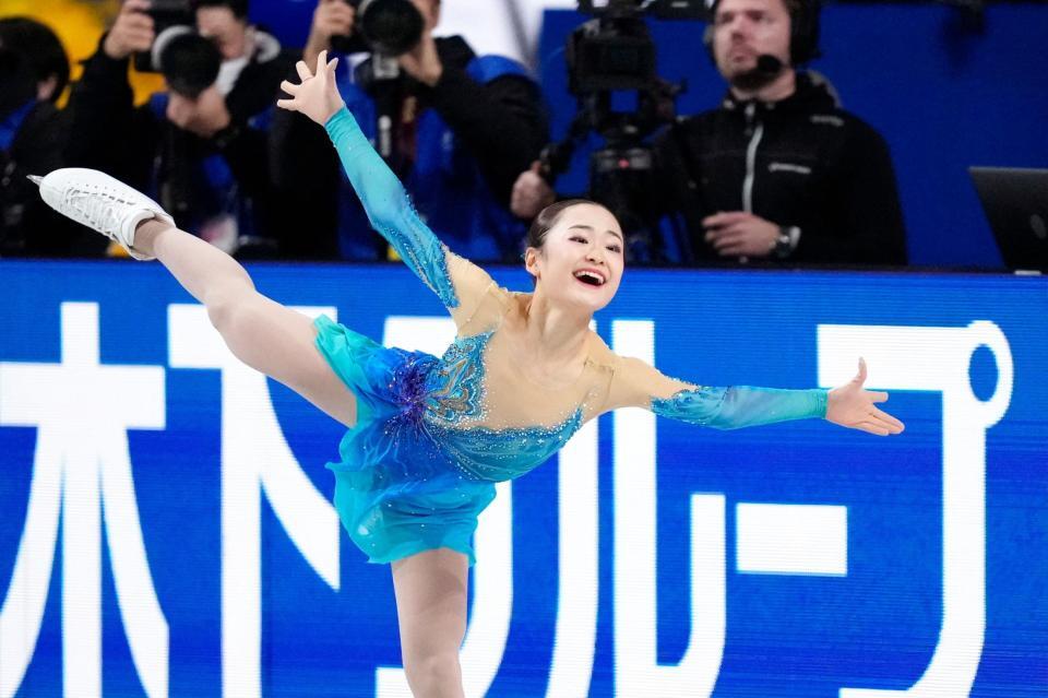 　演技する島田麻央