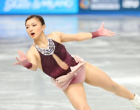 　華麗に舞う坂本花織（撮影・吉澤敬太）