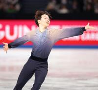 　美しく舞う鍵山優真（撮影・吉澤敬太）