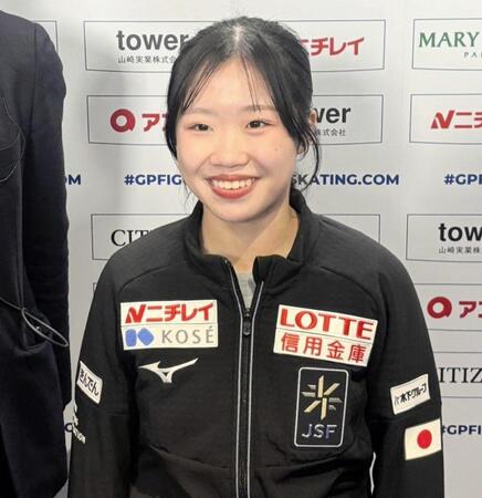 　一夜明け取材に応じた中井亜美