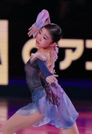 　エキシビションで演技する千葉百音