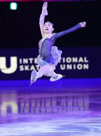 　美しく舞う千葉百音（撮影・吉澤敬太）