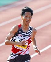 　ゴールを目指して力走する西山雄介。日本勢トップの２位