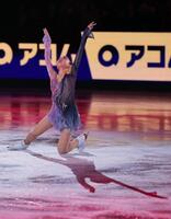 　エキシビションで演技する千葉百音