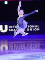 　美しく舞う千葉百音（撮影・吉澤敬太）