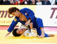 　準決勝で武岡毅（下）と対戦する阿部一二三