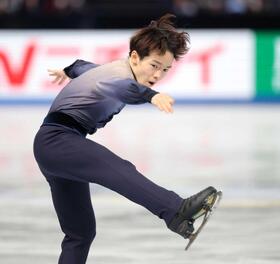 　熱い演技を見せる鍵山優真