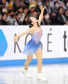 　華麗に舞う中井亜美（撮影・吉澤敬太）