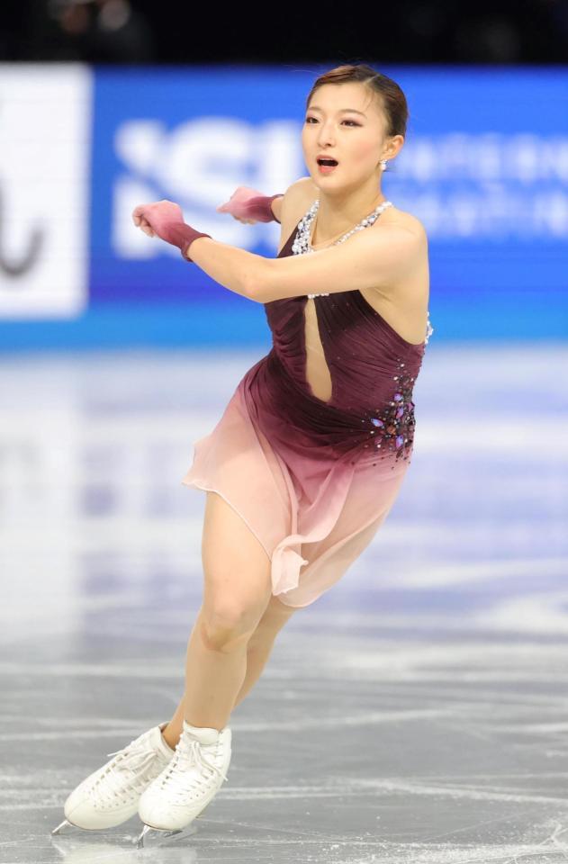 　華麗に舞う坂本花織（撮影・吉澤敬太）