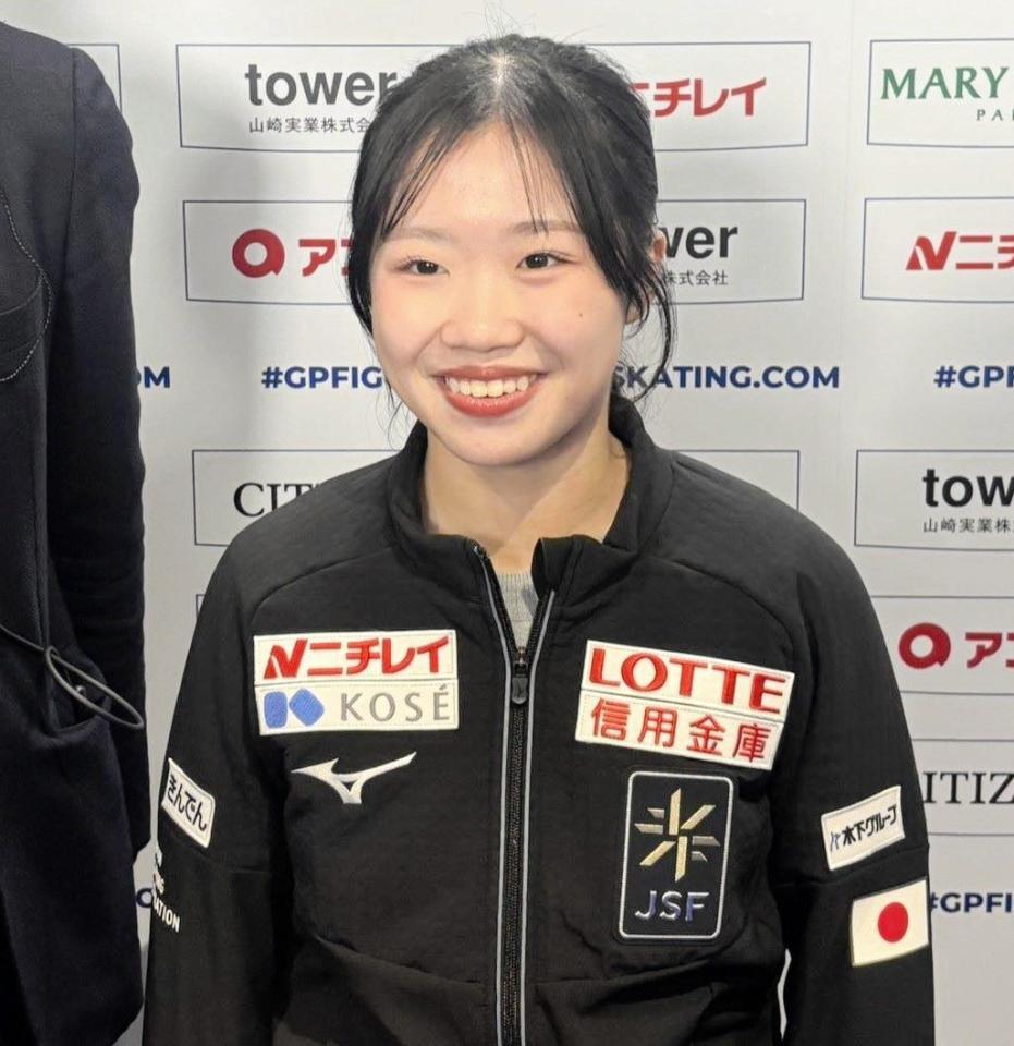 　一夜明け取材に応じた中井亜美