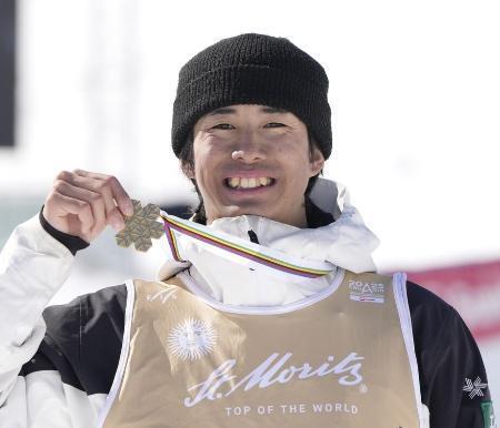 世界王者の堀島がＷ杯開幕戦優勝　モーグル男子、通算２３勝目