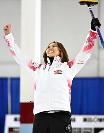 　オーストラリアに勝利し、喜ぶ吉村（共同）