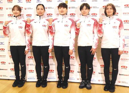 　フォルティウス（左から）小林未奈、近江谷杏菜、小谷優奈、小野寺佳步、吉村紗也香