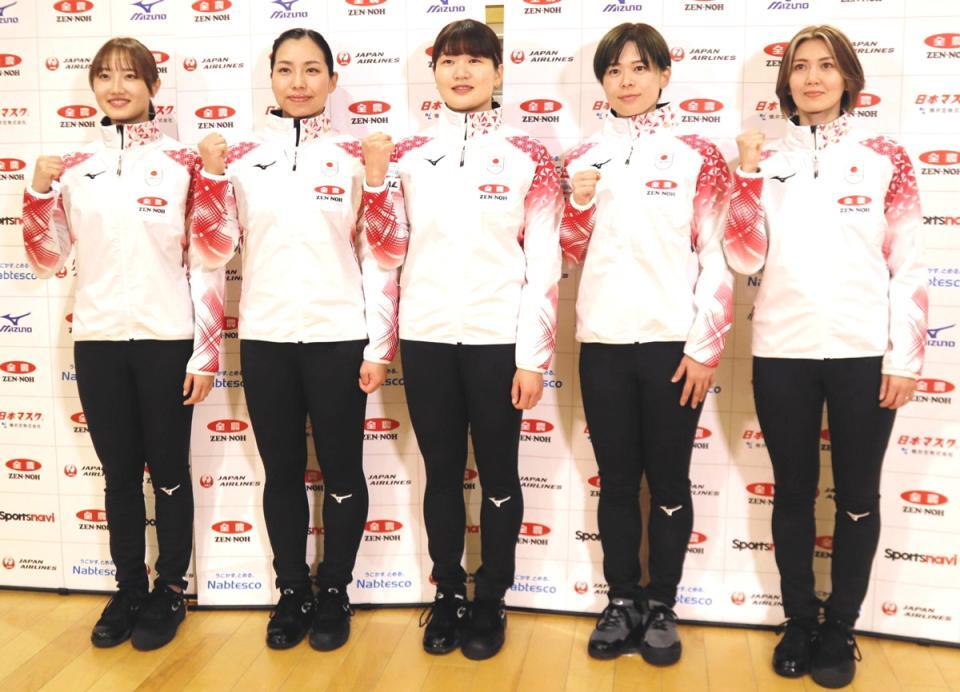 　フォルティウス（左から）小林未奈、近江谷杏菜、小谷優奈、小野寺佳步、吉村紗也香