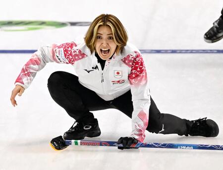 　女子１次Ｌ　ノルウェー戦の第４エンド、指示を出す吉村。