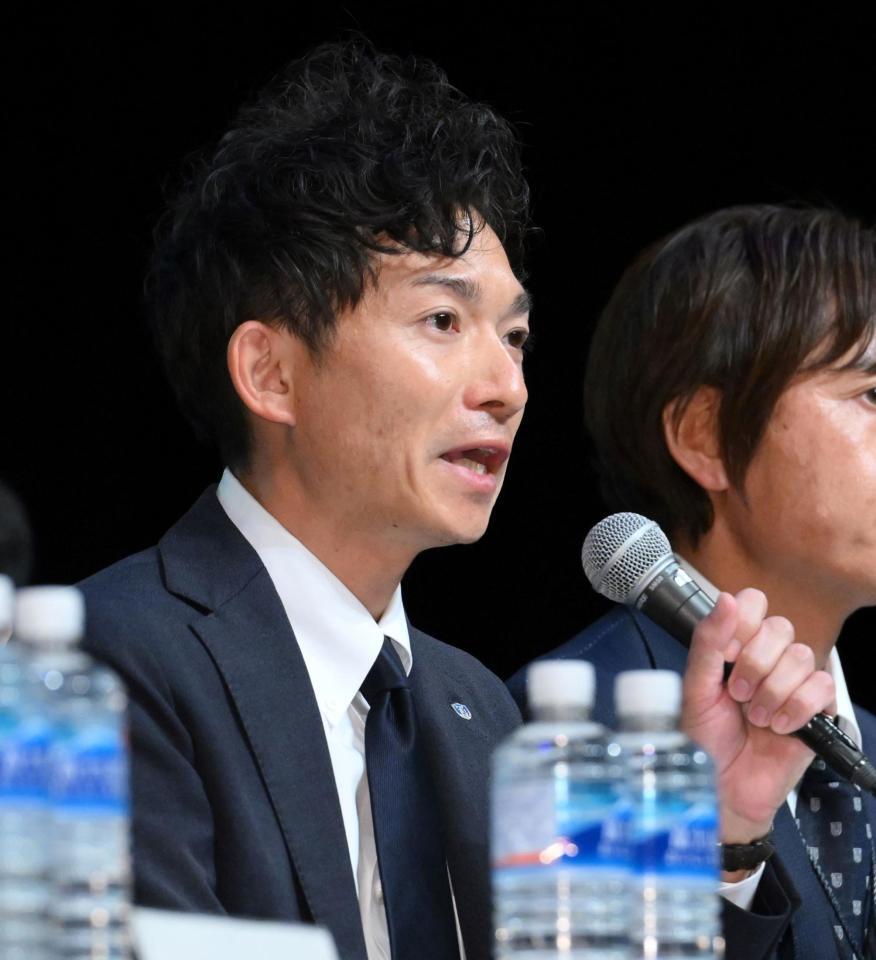 　「第１０２回箱根駅伝　記者発表」に登場した東京国際大・中村勇太監督代行（撮影・伊藤笙子）