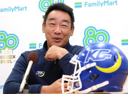 　会見で取材に応じる関学大・大村和輝監督（撮影・立川洋一郎）