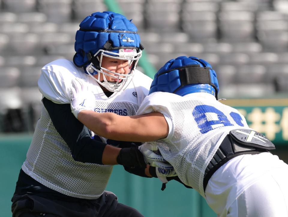 　試合本番へ向けて調整をする関学大のＤＬ・八木駿太朗（撮影・立川洋一郎）