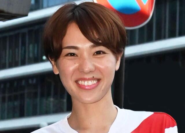 ちょっと反則です」バレー女子元代表、雰囲気一変「激レア」な姿に反響