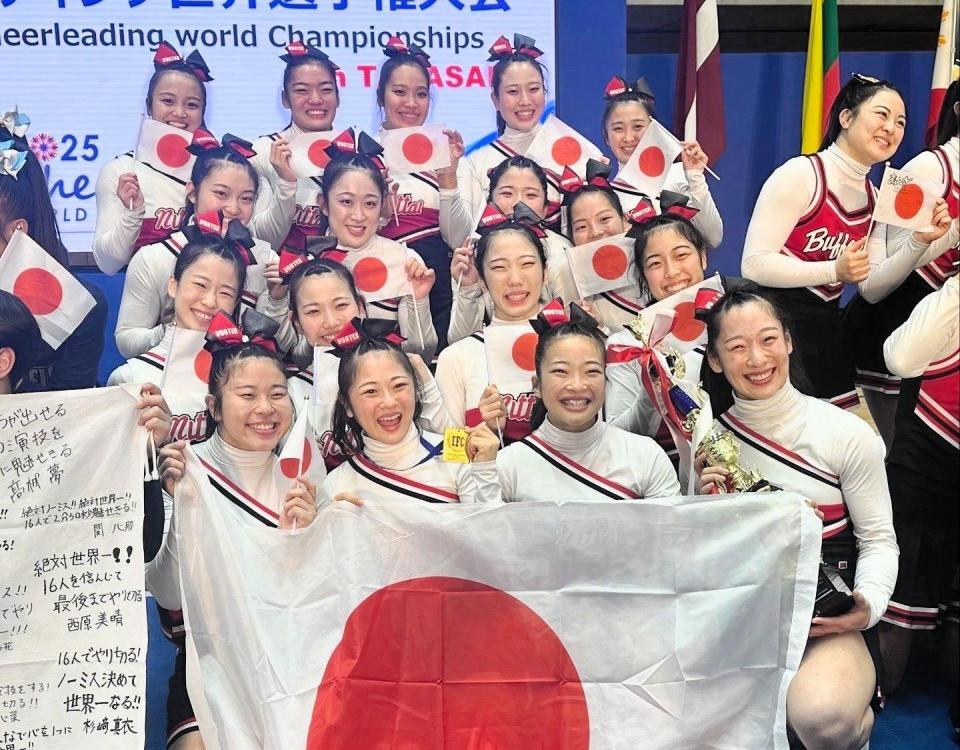 　チアリーディング世界選手権のシニア女子を制した日体大のメンバー