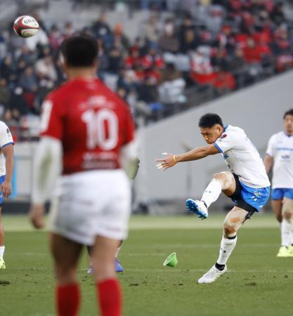 　ＢＬ東京-埼玉　後半、ＰＧを決める埼玉・山沢拓＝味スタ