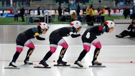 女子団体で日本3位 スピードW杯第4戦